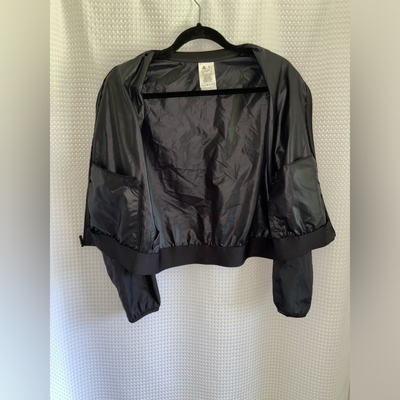 Women’s REEBOK taffeta black workout bomber sport jacket size small - Picture 7 of 16